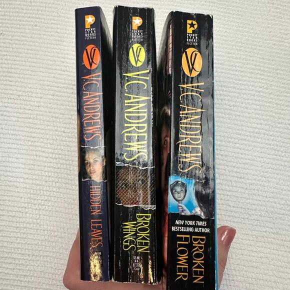 3 books by V.C. Andrews Paperbacks - Picture 2 of 4
